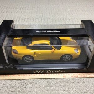 Porsche 911 Turbo Model  1:12 Scale.